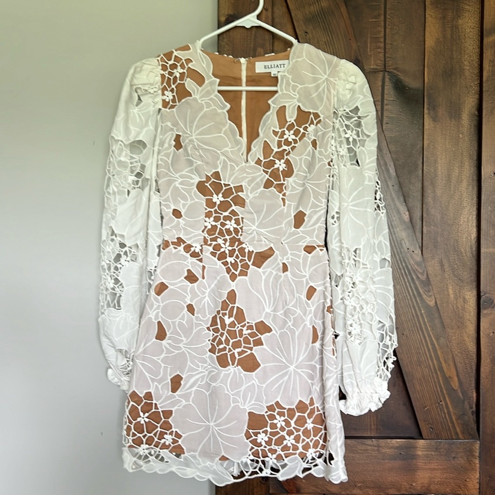 Elliatt White Floral Lace Long-Sleeve Mini Dress